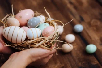 are banks open on easter monday