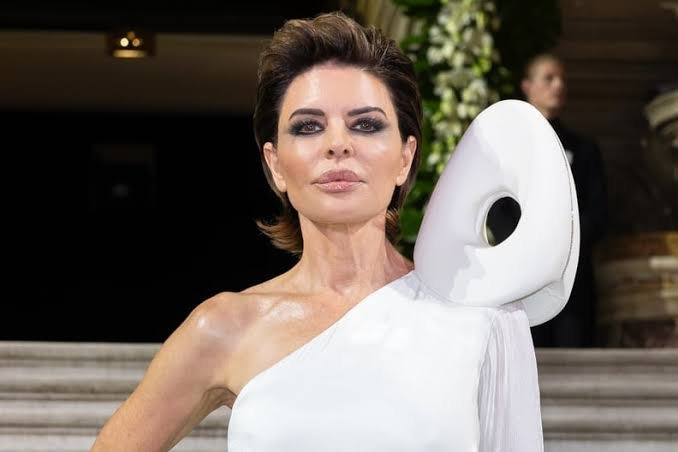 Lisa Rinna Hair Dress